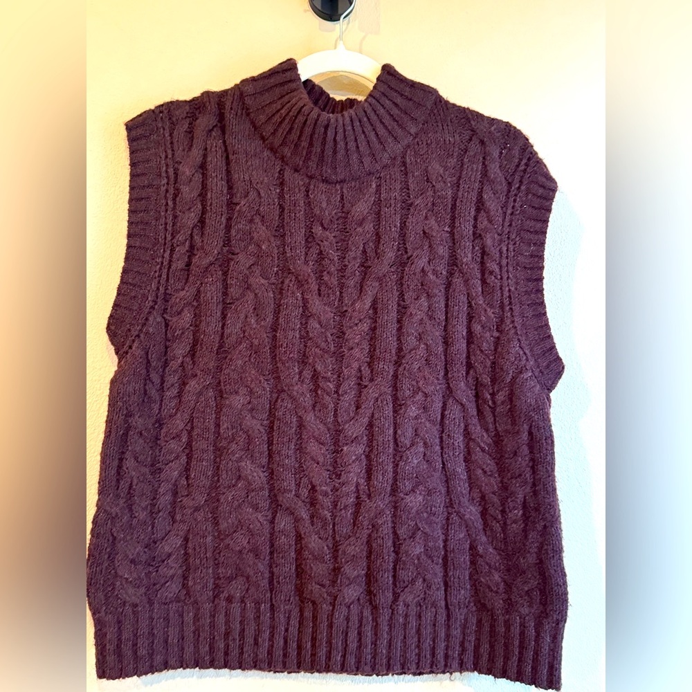 NWOT! Mock Neck Sleeveless Sweater